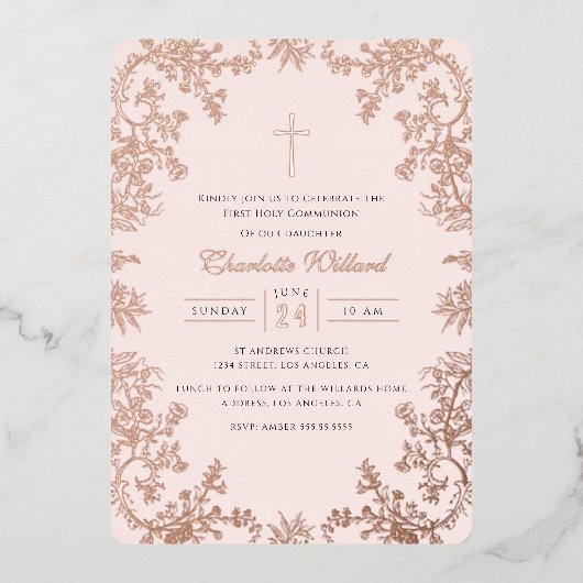 Blush Roos Gouden Kruis Eerste Communie Folie Uitnodiging (Voorkant)