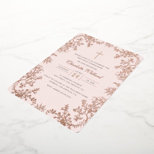 Blush Roos Gouden Kruis Eerste Communie Folie Uitnodiging (Gedraaid)