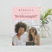 Blush roze 70s Bridesmaid-voorstel van het Manuscr Aankondiging (Staand voorkant)