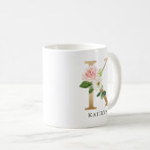 Blush Roze Bloemen & Gouden Letter K Monogram Koffiemok (Voorkant rechts)