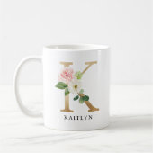 Blush Roze Bloemen & Gouden Letter K Monogram Koffiemok (Links)