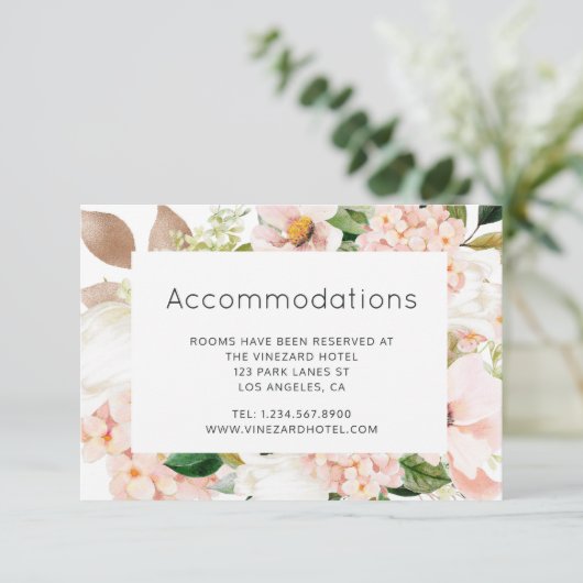 Blush Roze Bloemen Hydrangea Bruiloft Accommodatie Informatiekaartje (Staand voorkant)