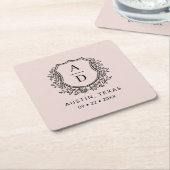 Blush Roze Bloemen Monogram Bruiloft Crest Modern Kartonnen Onderzetters (Schuin)