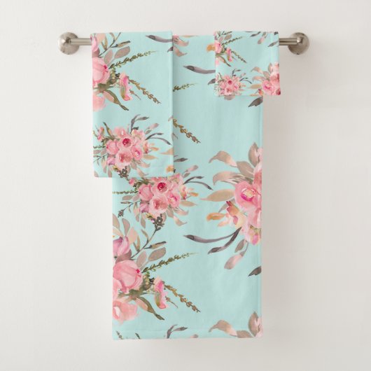 Blush roze bloemen op lichtblauw bad handdoek (Insitu)