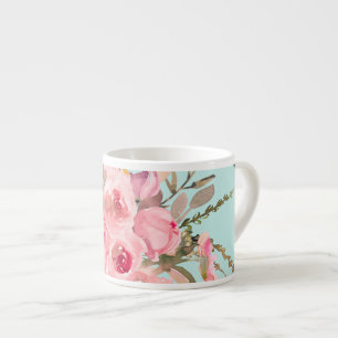 Blush roze bloemen op lichtblauw espresso kop