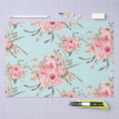 Blush roze bloemen op lichtblauw tissuepapier (Craft)