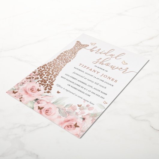 Blush Roze Bloemen Roos Jurk Vrijgezellenfeest Folie Uitnodiging (Gedraaid)