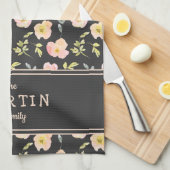 Blush roze bloemen zwarte aangepaste naam theedoek (Quarter Fold)