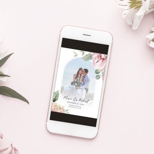 Blush roze bloemenboog elegante bruiloft save the date