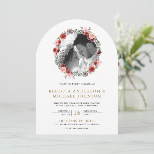 Blush Roze Bourgondië Bloemenboog Foto bruiloft Kaart (Staand voorkant)