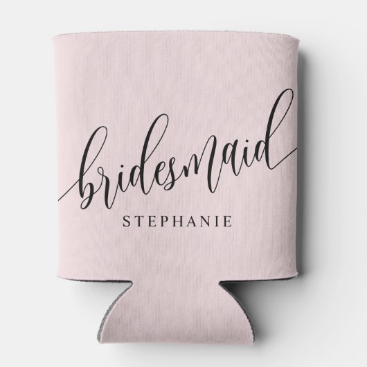 Blush Roze Bruidsmeisje Modern Script Blikjeskoeler (Achterkant)