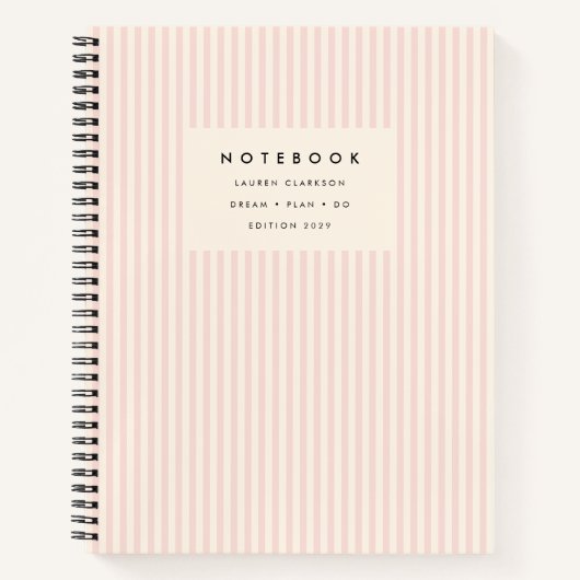 Blush Roze Cream Achtergrond Gestreepte Spiraal Notitieboek (Voorkant)