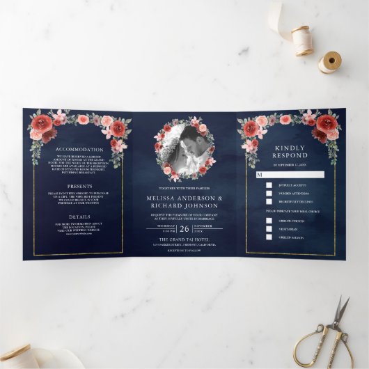 Blush Roze en Bourgondische Bloemen Marine Blauw B Drieluik Uitnodiging (Binnen)