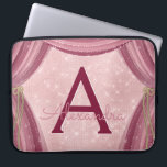 Blush roze en Bourgondische gordijnen Monogram Naa Laptop Sleeve<br><div class="desc">Blush Pink en Bourgondische gordijnen Girly Sparkle Monogram Hoesje. Dit hoesje kan worden aangepast om uw initiaal en voornaam op te nemen.</div>