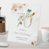 Blush roze en gouden bloemen 70e verjaardag Welkom Reclamebord Met Voetstuk (Insitu)