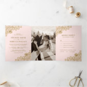 Blush Roze en Gouden Kant Bruiloft Foto Drieluik Uitnodiging (Binnen)
