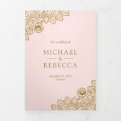 Blush Roze en Gouden Kant Bruiloft Foto Drieluik Uitnodiging (Cover)