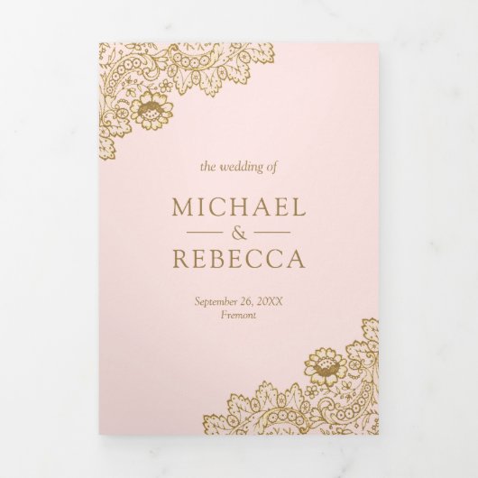 Blush Roze en Gouden Kant Bruiloft Foto Drieluik Uitnodiging (Cover)