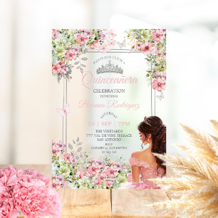 Blush Roze en Groene Bloemvlinder Quinceañera Acryl Uitnodigingen