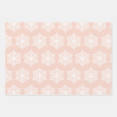 Blush roze en witte sneeuwvlokken kerst inpakpapier vel (Voorkant)