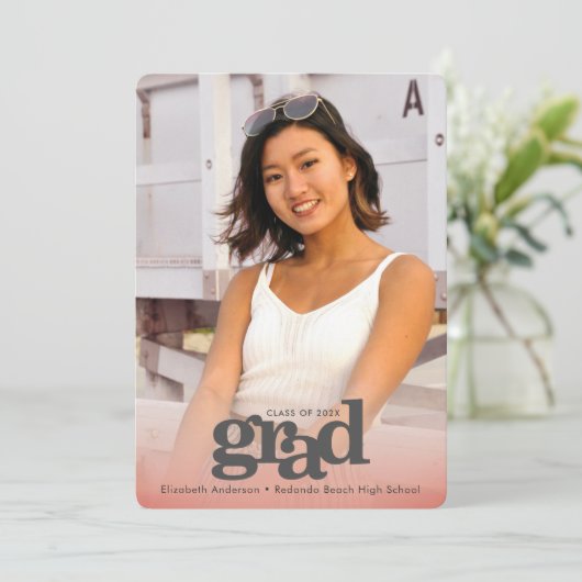 Blush roze foto afstuderen vet typografie modern aankondiging (Staand voorkant)