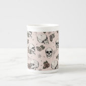 Blush Roze Gotische Schedels en Rozen Halloween Porselein Kop (Voorkant)