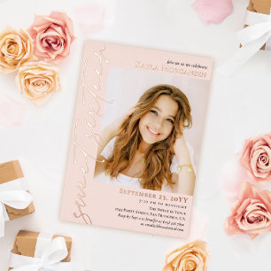Blush Roze Goud Calligrafie Foto Sweet 16 Folie Uitnodiging