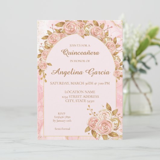 Blush roze goud grillige Quinceanera uitnodiging (Staand voorkant)