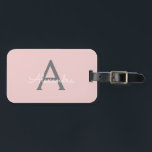 Blush roze grijze meisjesmonogram Naam Modern Bagagelabel<br><div class="desc">Blush Pink and Grey Monogram Voeg je eigen naam Script Bagagetas Label De tas label maakt de perfecte lieve 16 jarige,  bruiloft,  vrijgezellenfeest,  baby shower of vrijgezellenfeest cadeau voor iemand het versieren van haar kamer in stijl.</div>