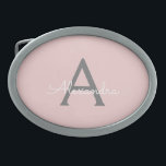 Blush roze grijze moderne meisjesmonogram gesp<br><div class="desc">Blush Pink and Grey Simple Script Monogram Naam Belt Buckle. Dit maakt het perfecte afstuderen,  zoet 16 16th,  18th,  21st,  30th,  40th,  50th,  60th,  70th,  80th,  90th,  100th Birthday,  bruiloft,  vrijgezellenfeest,  jubileum,  baby shower of vrijgezellenfeest cadeau voor iemand die houdt van glamoureuze luxe en chique stijlen.</div>