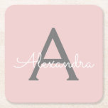 Blush roze grijze moderne meisjesmonogram kartonnen onderzetters<br><div class="desc">Blush Roze en grijs Simple Script Monogram Name Paper Onderzetters. Dit maakt het perfecte afstuderen,  de verjaardag,  de bruiloft,  het vrijgezellenfeest,  de verjaardag,  het baby shower of het bachelorette feest cadeau voor iemand die van glam luxe en chic stijlen houdt.</div>