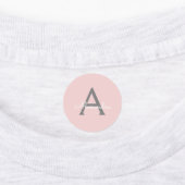 Blush roze grijze moderne meisjesmonogram labels (Aangebracht)
