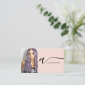 Blush roze haarmake-up foto initiaal qr code visitekaartje (Staand voorkant)
