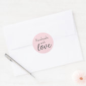 Blush roze handgemaakt met liefde ronde sticker (Envelop)