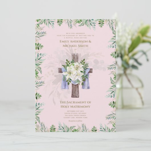 Blush Roze Kruis Katholieke Nuptial Mass Bruiloft Kaart (Staand voorkant)