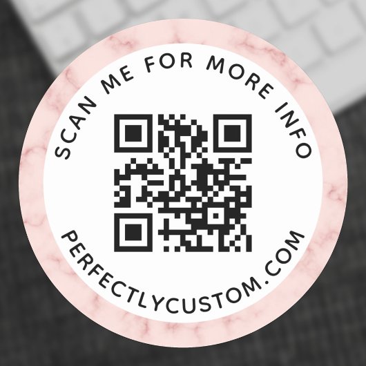 Blush roze marmer border QR code and text Ronde Sticker