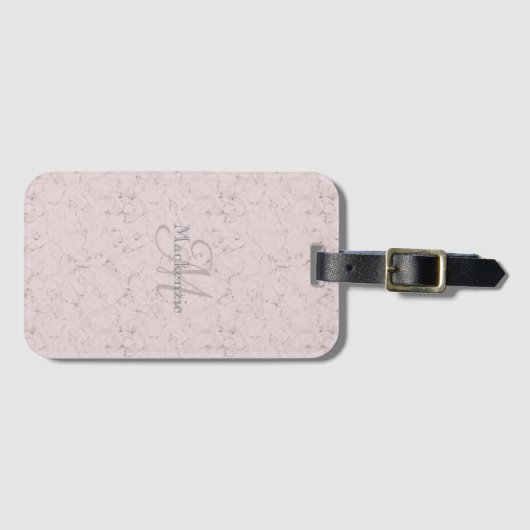 Blush roze marmer monogram Aangepaste naam Bagagelabel (Voorkant (horizontaal))