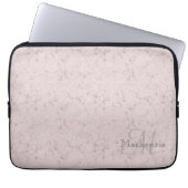 Blush roze marmer monogram Aangepaste naam Laptop Sleeve (Voorkant)