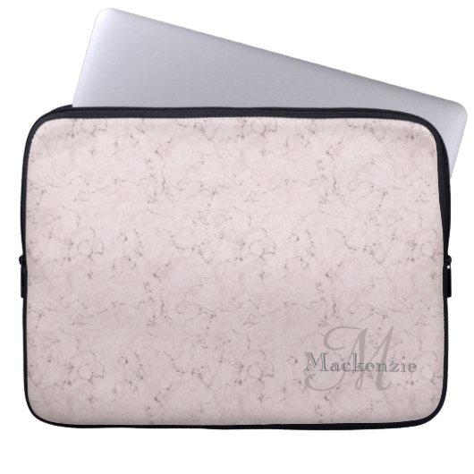 Blush roze marmer monogram Aangepaste naam Laptop Sleeve (Voorkant)