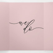 Blush roze minimalistische moderne formele bruilof drieluik kaart (Binnenkant midden)