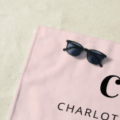 Blush roze naam monogram initiaal strandlaken (In situ)