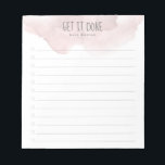 Blush roze ombre Waterverf to-do lijst Notitieblok<br><div class="desc">Houd spoor van uw om lijst met dit gepersonaliseerde notitieblok te doen. Het ontwerp kenmerkt een stomzige roze waterverf bij de bovenkant,  een klantgerichte kopbal die "krijg het Gedaan" leest,  onder u kunt jouw naam en 12 lijnen toevoegen om uw taken toe te voegen en hen weg te controleren.</div>