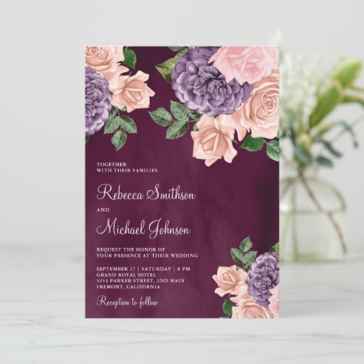 Blush Roze Paarse Bloemen Alles in Een Plum bruilo Kaart (Staand voorkant)