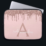 Blush roze rood Glitter Sparkle Monogram Laptop Sleeve<br><div class="desc">Blush Pink - Roos Gold Faux Dripping Modern en Elegant Girly Glitter en Sparkle Elegant Monogram Hoesje. Dit hoesje kan worden aangepast om uw initiaal en voornaam op te nemen.</div>