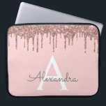 Blush roze rood Glitter Sparkle Monogram Laptop Sleeve<br><div class="desc">Blush Pink - Roos Gold Faux Dripping Modern en Elegant Girly Glitter en Sparkle Elegant Monogram Hoesje. Dit hoesje kan worden aangepast om uw initiaal en voornaam op te nemen.</div>