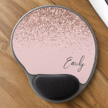 Blush Roze Rose Gold Glitter Girly Name Gel Muismat<br><div class="desc">Roos Gold - Blush Pink Sparkle Glitter Monogram Name and Initiaal Mousepad (Muismat). Dit maakt de perfecte liefhebbende 16 verjaardag,  bruiloft,  vrijgezellenfeest,  verjaardagsdag,  baby shower of vrijgezellenfeest voor iemand die van luxe glam en stijl houdt.</div>