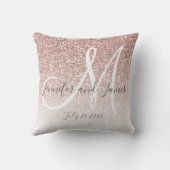 Blush roze roze goudglittermonogram Pas getrouwd Kussen (Achterkant)