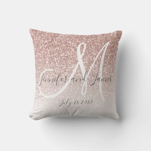 Blush roze roze goudglittermonogram Pas getrouwd Kussen (Voorkant)