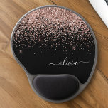 Blush roze roze goudzwart Glitter Monogram Gel Muismat<br><div class="desc">Roos Gold - Blush roze en Black Sparkle Glitter Monogram Name and Initiaal Mousepad (Muismat). Dit maakt de perfecte liefhebbende 16 verjaardag,  bruiloft,  vrijgezellenfeest,  verjaardagsdag,  baby shower of vrijgezellenfeest voor iemand die van luxe glam en stijl houdt.</div>