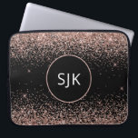 Blush roze roze goudzwart Glitter Monogram Laptop Sleeve<br><div class="desc">Blush Roze - Roos Gold en zwarte faux Glitter en Sparkle Elegant Monogrammed Initialen Hoesje. Dit hoesje kan worden aangepast om uw initiaal en voornaam te omvatten.</div>